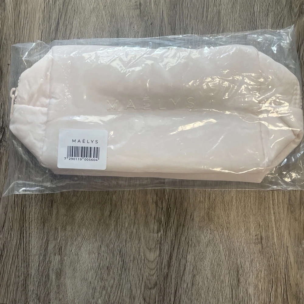 Maelys Cosmetic Travel Bag Case BNIP  For all your travel needs